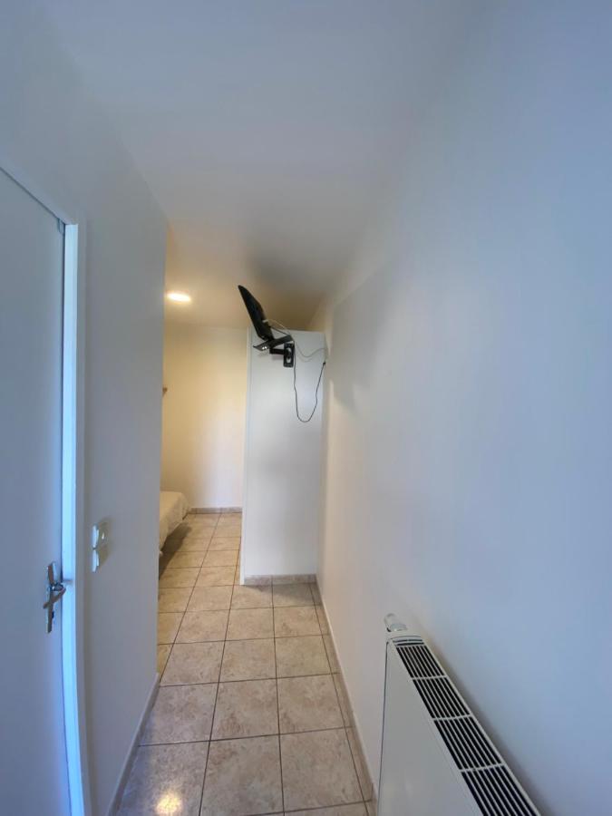 Chez K - Studio - Proche Centre - Parking Apartamento Sainte-Savine Exterior foto